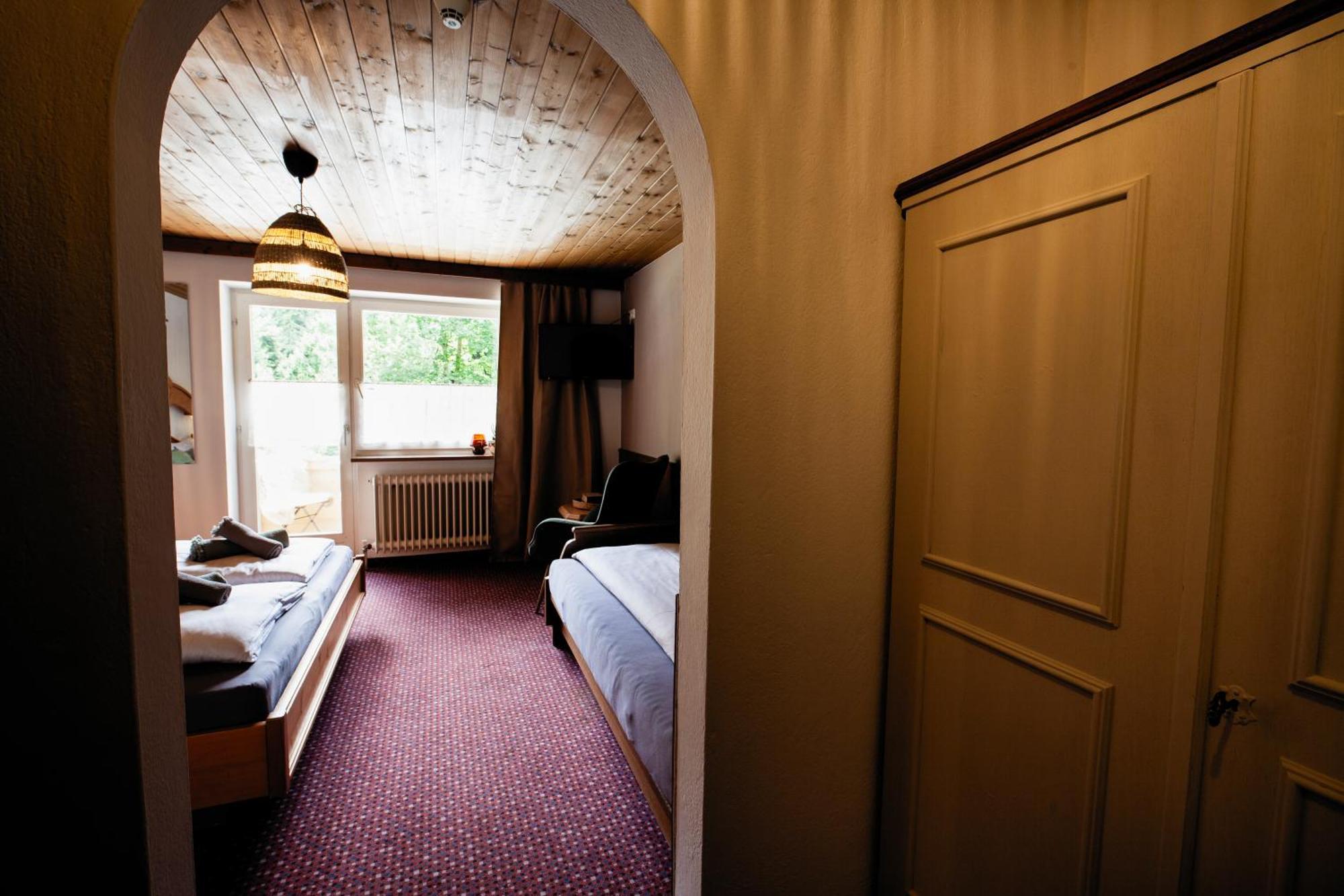 Pinetree Lodge مايرهوفن الغرفة الصورة